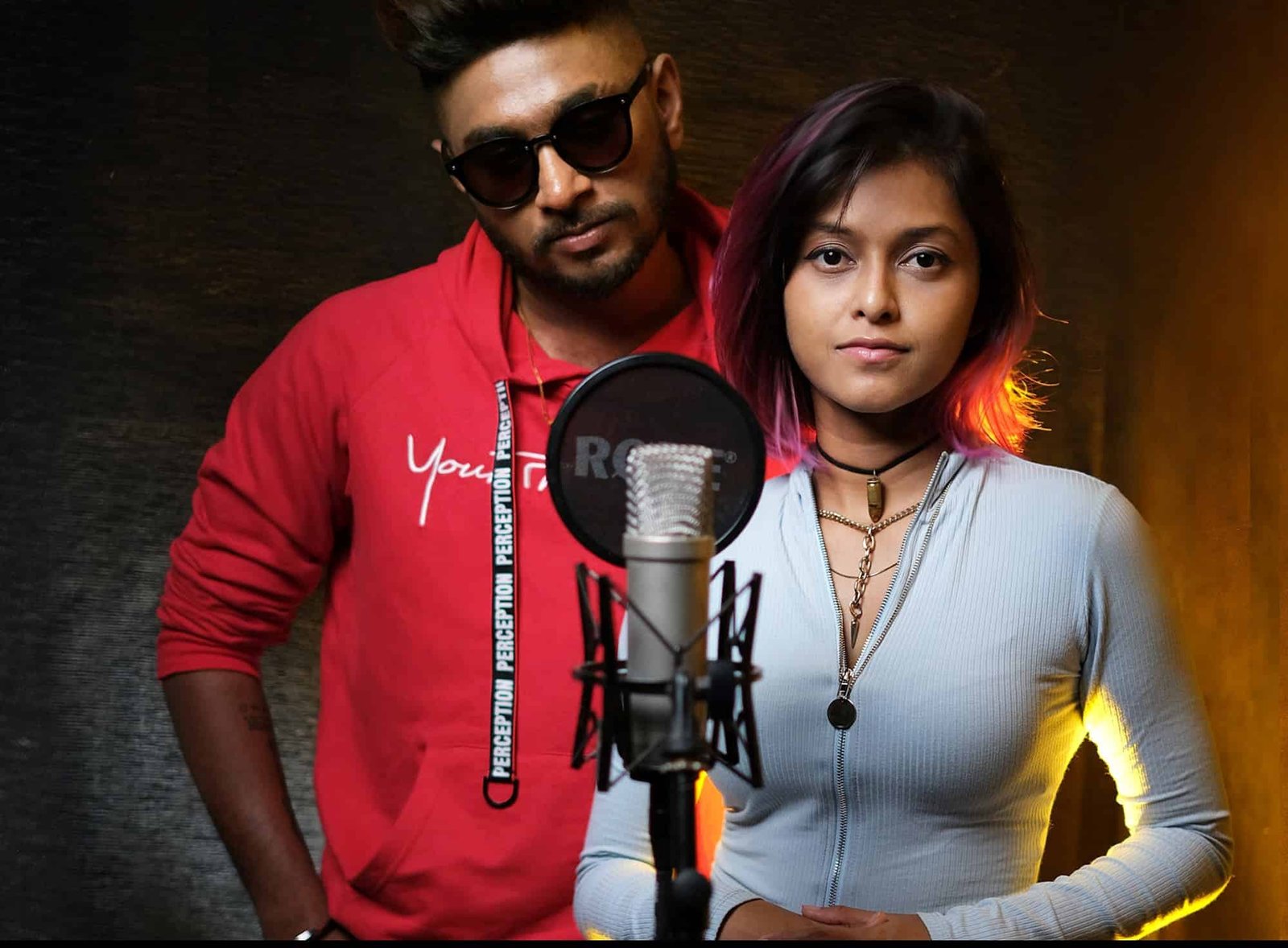 Manike Mage Hithe Lyrics in Bengali